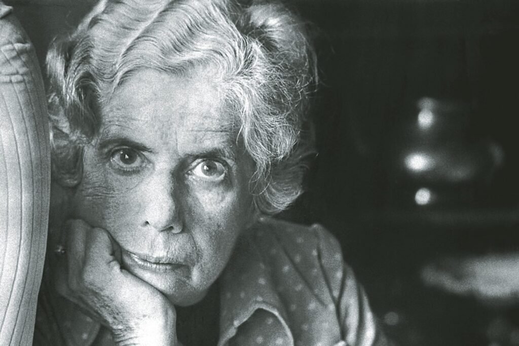 "To Τρίτο Ράιχ των ονείρων": Πώς αλλάζουν τα όνειρά μας σε καθεστώς ολοκληρωτισμού charlotteberadt