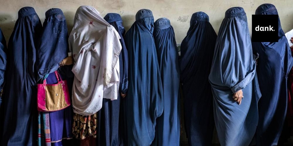 Αφγανιστάν: Οι Ταλιμπάν απαγορεύουν βιβλία, γραμμένα από γυναίκες, στα πανεπιστήμια afghan women banner