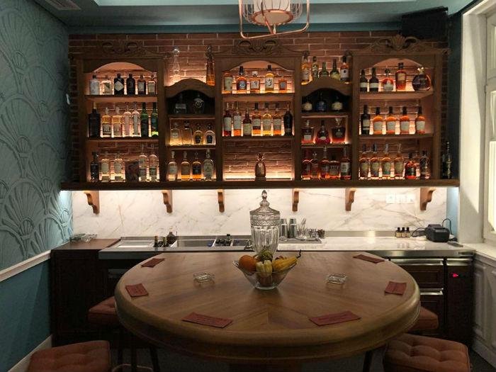 Τα καλύτερα μπαρ για να πιείς το ποτό σου στο κέντρο της Θεσσαλονίκης casablanca prive low