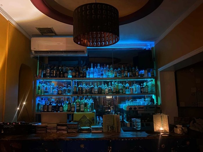 On the Edge:Το θρυλικό μπαρ στη Θεσσαλονίκη με πρωταγωνιστή το αψέντι 2025 08 05 (4)