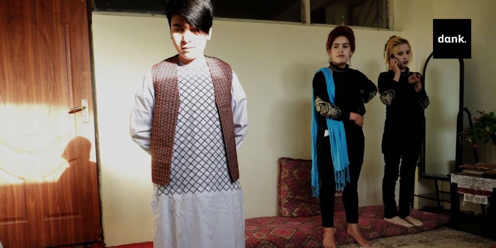 Κορίτσια που ζουν σαν αγόρια, από το Αφγανιστάν ως την Αλβανία afghanistan banner