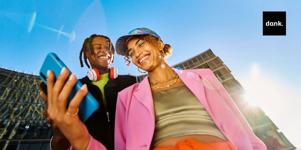 Εργαζόμενοι της Generation Z φοβούνται να μιλήσουν σε συναδέλφους χωρίς τη βοήθεια τεχνητής νοημοσύνης gen z banner