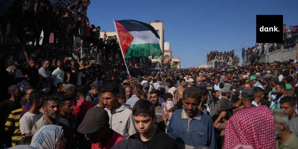 Από τις ισραηλινές φυλακές στη νέα γενιά της Χαμάς - Οι απελευθερωμένοι διαμορφώνουν το μέλλον της Παλαιστίνης palestine banner (1)