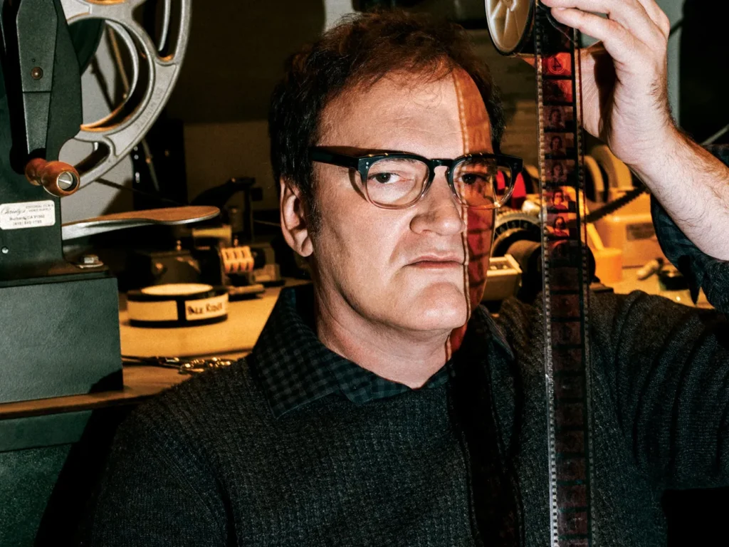 Κουέντιν Ταραντίνο: Βία, πατούσες, αξέχαστα soundtracks και μια φιλμογραφία που άλλαξε το σινεμά quentin tarantino gq 1215 01 wide