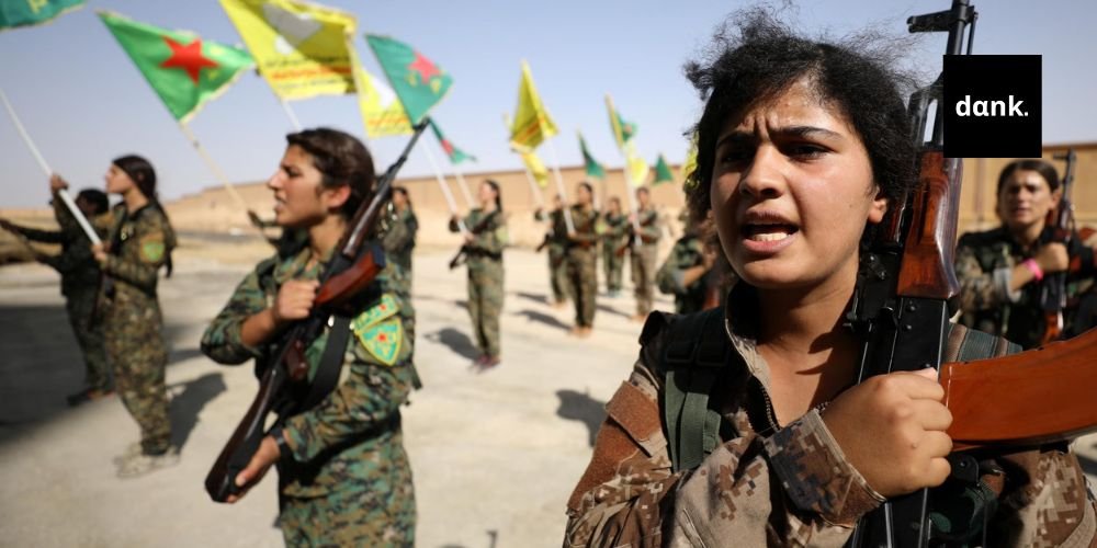 Δικαιώματα των γυναικών στη Συρία: Σύγκρουση μεταξύ SDF και της ισλαμιστικής κυβέρνησης Αλ Σαράα sdf banner